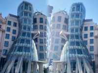 布拉格跳舞的房子（Dancing House)