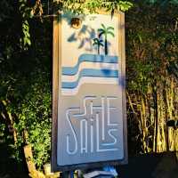 📍 She Sails Cafe & Beach Club 