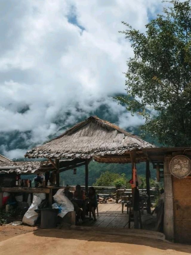 บ้านฮัก เฮือนสุข 
