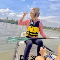 Explore Dragon Boat Adventures near Singapore’s Jurong Lake!
