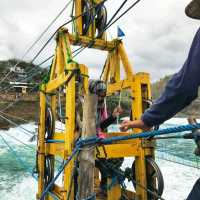 🇮🇩 Timang Beach Gondola:  Exhilarating Wooden Ride Across the Roaring Waves