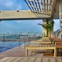 🇲🇾 Endless Horizons: The Infinity Pool at Zenith Hotel Putrajaya