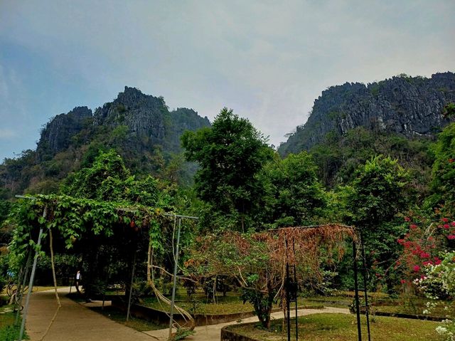 「老撾萬榮」坦江溶洞公園：5000基普門票，萬榮市區最佳遊玩景點