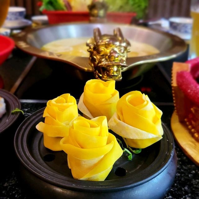 中國宮廷風🐉玫瑰花龍蝦餃🌹滋補花膠雞湯鍋🥰