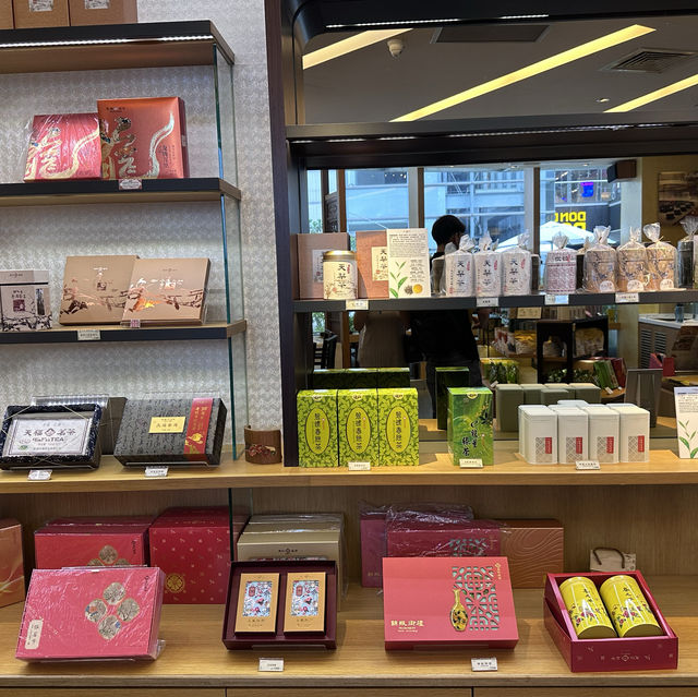 🍵 喫茶趣 | 伝統と創新が交差する新しい茶文化の体験**  台中に位置する**喫茶趣**は、伝統的な茶文化を現代