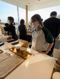 จิบกาแฟพร้อมชมใบไม้เปลี่ยนสีที่ Arabica Arashiyama