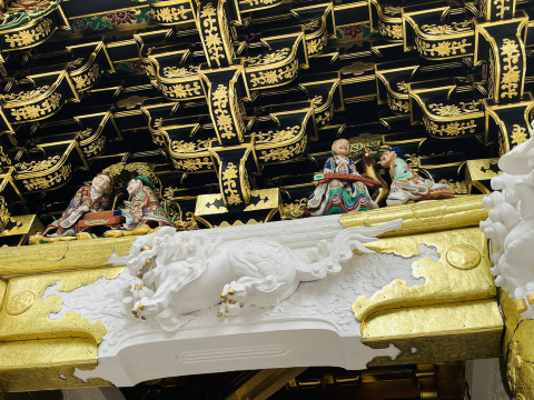 世界遺産・日光東照宮】日暮らしの門・陽明門に航空会社のロゴ