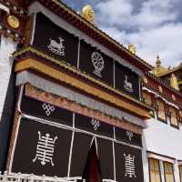 Largest Tibetan Buddhist monastery in Yunnan