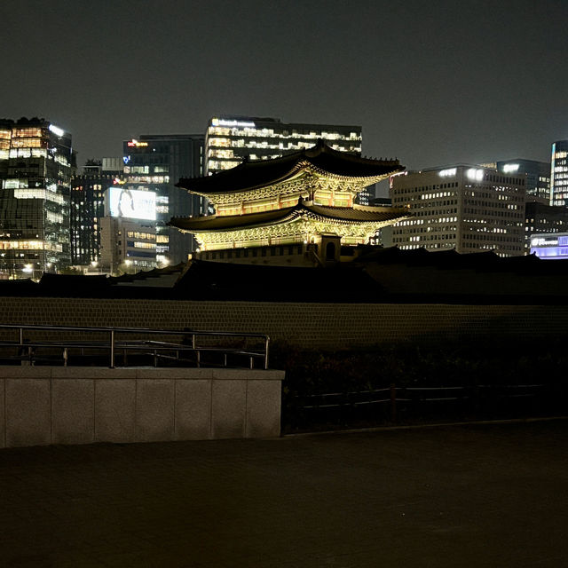 【韓国ソウル・景福宮】ライトアップされた幻想的な建物を拝む「景福宮 夜間特別観覧 2024秋」