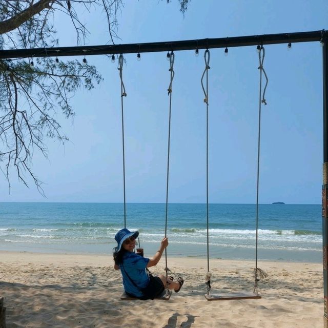 เดินเล่นริมหาด @ ระยอง บรรยากาศส่วนตัวสุดๆ