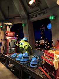 รีวิวเครื่องเล่น Monster, Inc. Ride & Go Seek