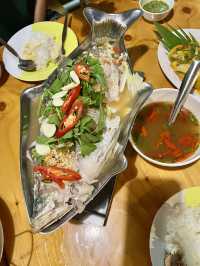 ร้านครัวกลางน้ำ ซีฟู้ด ร้านนอกกระแสที่อยากให้มาลอง