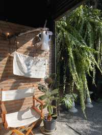 คาเฟ่บรรยากาศดี ถ่ายรูปสวย ที่ Row Hou8e Cafe