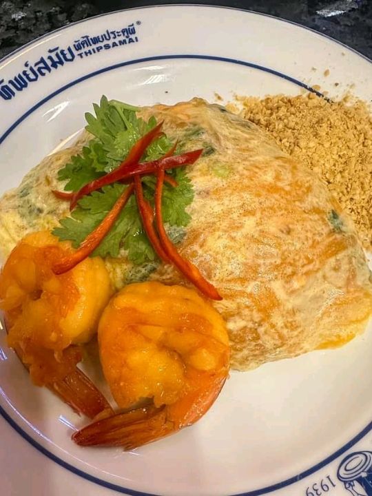 Thipsamai Pad Thai at Pratu Phi, Bangkok 