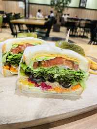 【神奈川県/平塚　有名作家からインスピレーションを受けて生まれたサンドイッチ🥪】