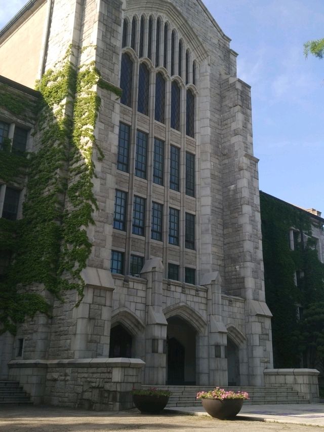 Exploring Elegance: My Day at Ewha Womans University