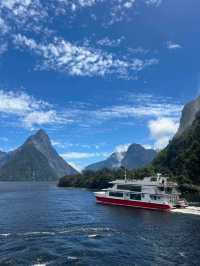 Milford Sound 🛳️ ล่องเรือดูวิวหุบเขาสุดอลังการ 