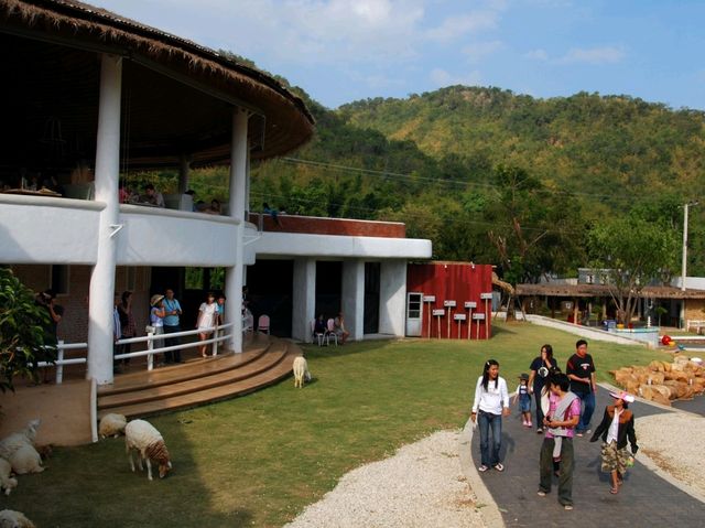 เดอะ ซีนเนอรี่ วินเทจ ฟาร์ม เที่ยวสวนผึ้ง ราชบุรี
