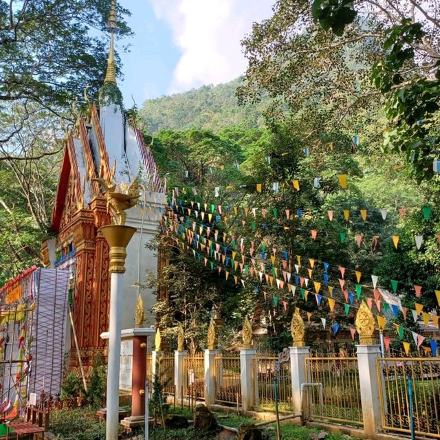 วัดถ้ำเชียงดาว เชียงใหม่