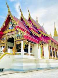 วัดสวยพัทยา วัดท่องเที่ยวทำบุญยอดนิยม