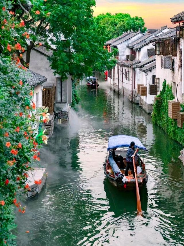 Discover Zhouzhuang: A Magical Journey Through China's Water Town Wonderland!