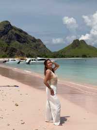 PINK BEACH IS IT REAL?! 💞