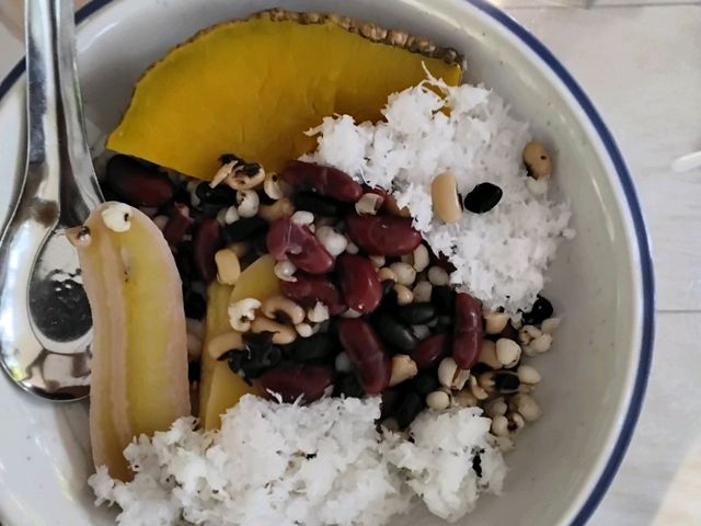 Rak Ai Keaw Resort with Local food👍👍