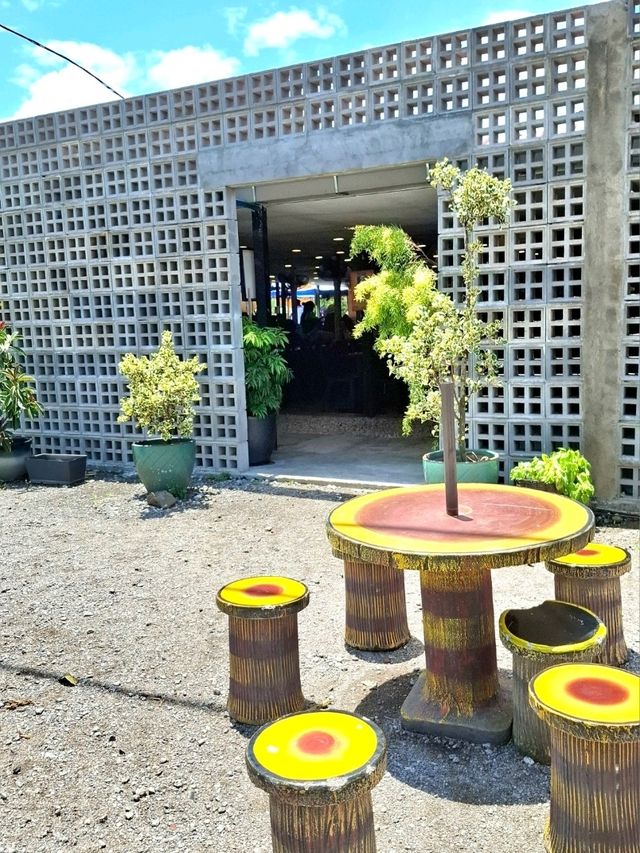 A FLAVOR EXPLOSION IN SULTAN SALAI RESTAURANT, MELAKA