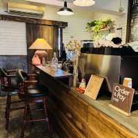 Aesthetic Corners & Comforting Bites: Why Fishee Coffee Feels Like Home