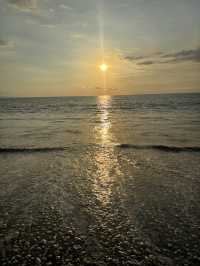 A Small Guide to Beachside Dining, Chilling and maybe a sunset in Mataram🌊🍹 