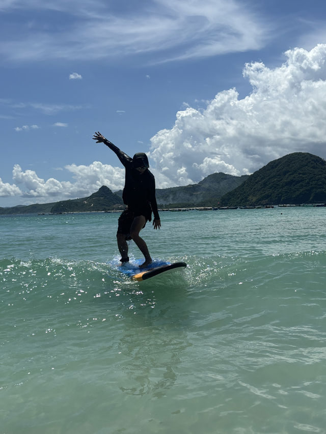 Why Selong Belanak Beach in Kuta Lombok is Perfect for Beginner Surfers 🌊🏄‍♂️