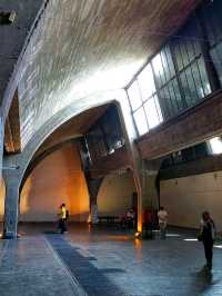 Exploring the famous, vibrant & unique contemporary art districts in Beijing. 