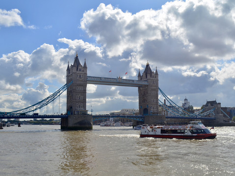 イギリス】ロンドンのシンボル！美しきタワーブリッジ🌉✨ | Trip.com