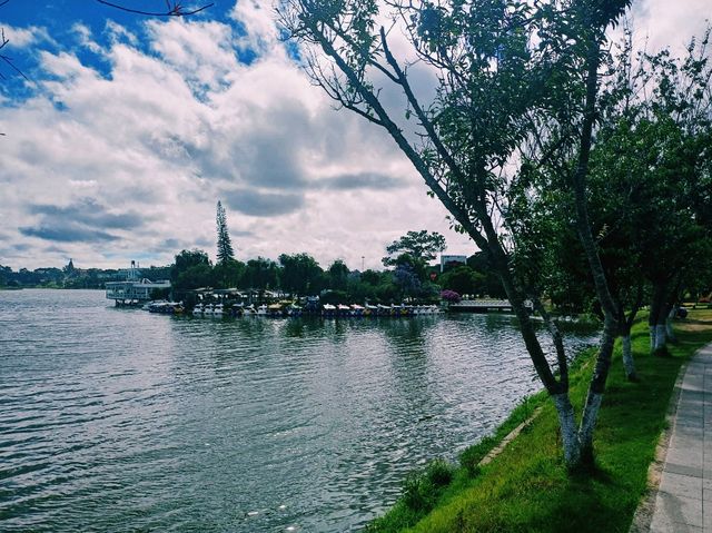 越南大叻著名湖泊公園景點：春香湖，美不勝收，適合打卡拍照📸