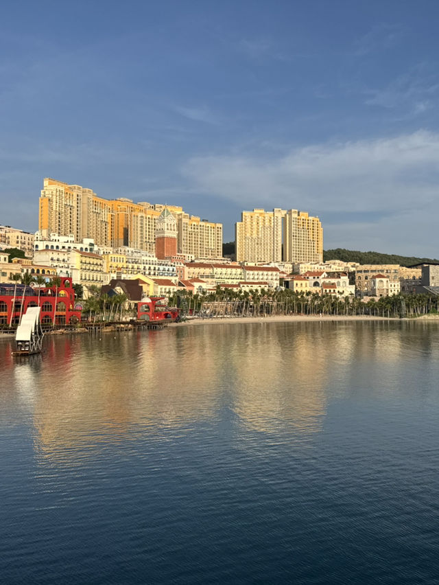 《浪漫之境：富國島親吻之橋的愛戀瞬間》