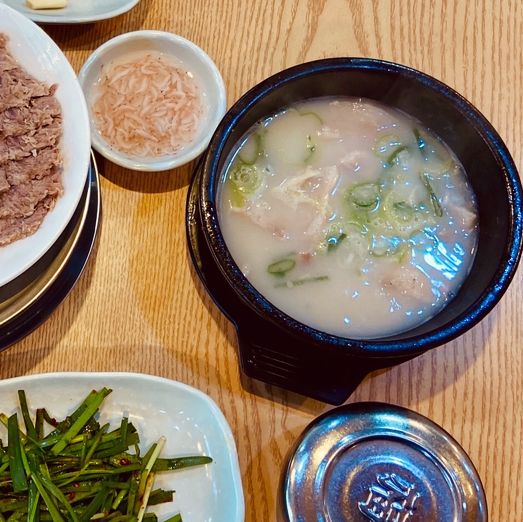 雙胞胎豬肉湯飯｜平價美食，湯頭濃郁、肉量十足！