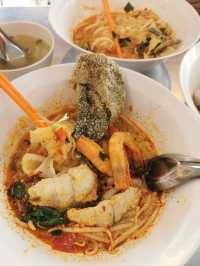 ก๋วยเตี๋ยวปลาเฟื่องฟ้า ร้านอร่อยย่านบางกรวย