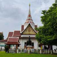 มาทำบุญสรงน้ำขอพร ที่วัดหนังราชวรวิหาร  เขตจอมทอง