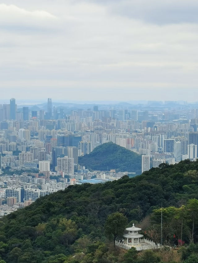A Breezy Climb to Baiyun Mountain, Guangzhou