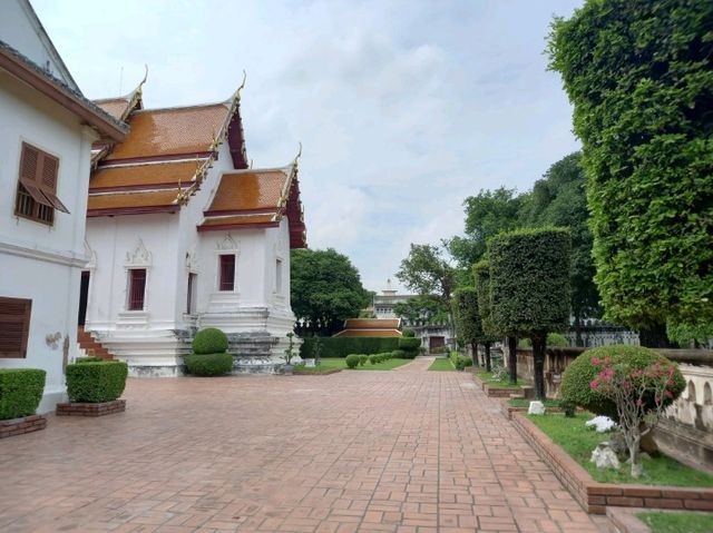 สถานที่ห้ามพลาดเมื่อมาลพบุรี