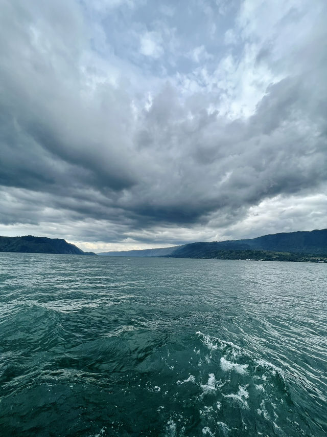 Discover the beauty of Lake Toba, Indonesia