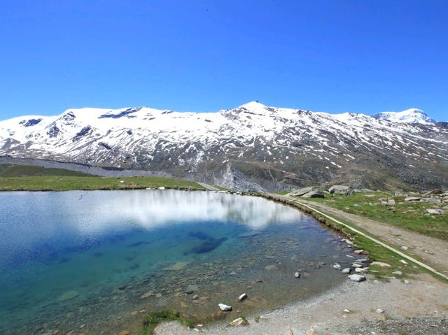 A Stunning Journey on the Zermatt 5 Lakes Walk