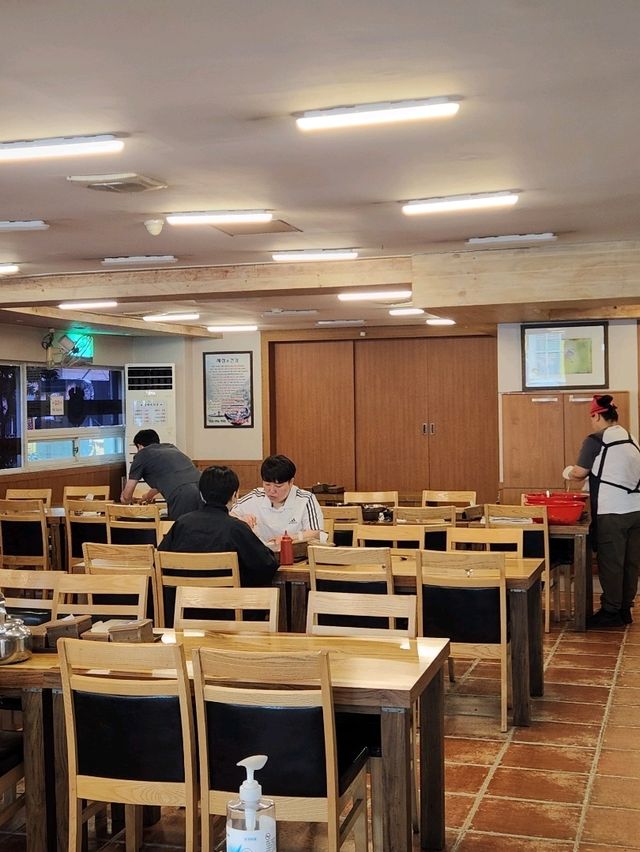 시원한 재첩국과 비빔밥 한그릇, 노포맛집 할매재첩국 본점