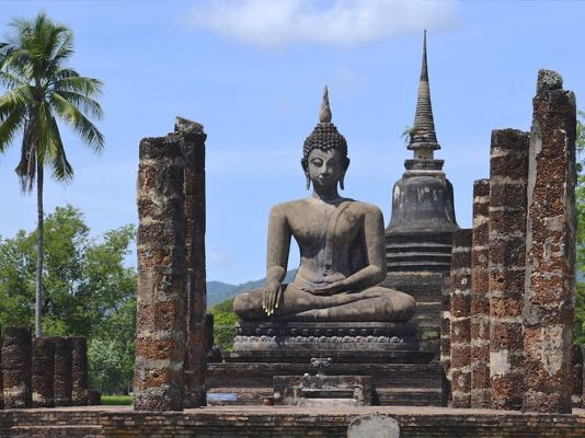🏛️🌿 SUKHOTHAI WEEKEND ESCAPE: Cycling Through Thailand's Golden Age! 
