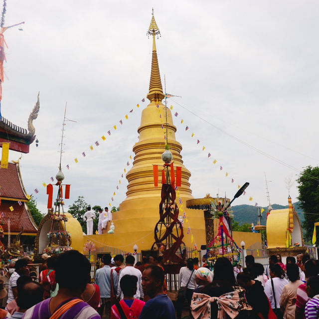 ประเพณีสรงน้ำพระธาตุศรีปกรณ์ธรรมมงคล