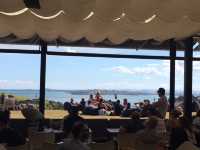 Waiheke 必訪酒莊｜Cable Bay：不只美酒，連羊排都讓人愛上