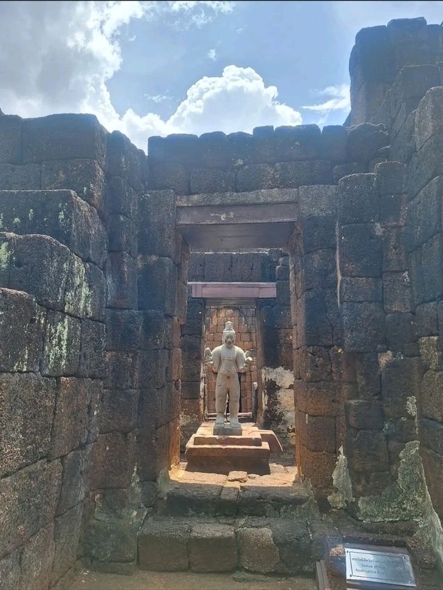 อุทยานประวัติศาสตร์เมืองสิงห์