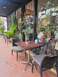 Flowers in the Window cafe | ลาดพร้าว