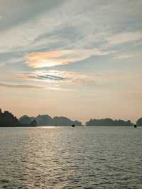 🇻🇳 Halong Bay – Part 2: Light, Stone, and Water — A Landscape That Changes You 🌊⛰