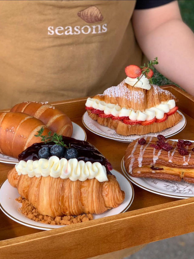 Seasons Bake Haus เป็นคาเฟ่สไตล์มินิมอล